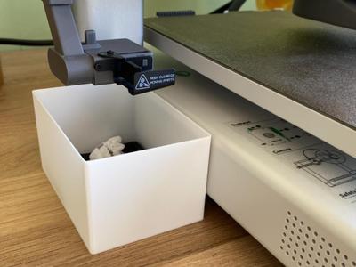 Miniature waste bin for A1
