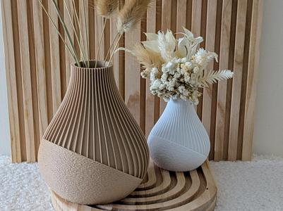 Dual-Texture Modern Vase (Ribbed/Fuzzy)