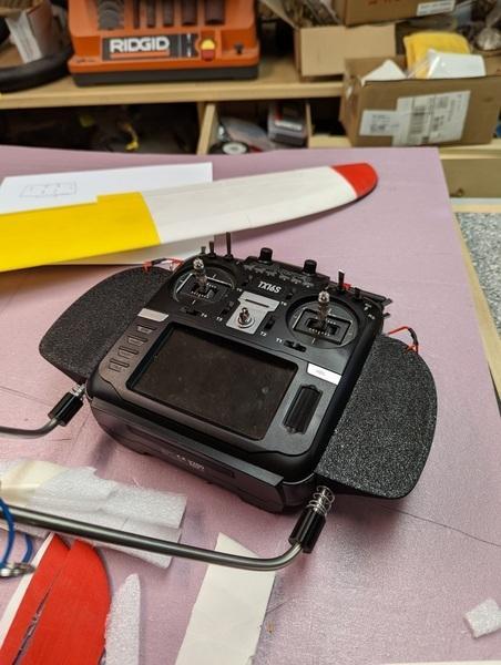 Hand rests for Radiomaster Tx16s -- remix