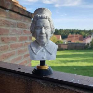 Queen Elizabeth bust *Commercial licence*
