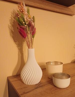 Vase - Twirl Essence