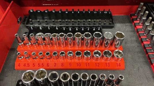 1/4" Drive Metric Socket Set Holder (4, 4.5, 5, 5.5, 6, 7, 8, 9, 10, 11, 12, 13, 14mm)