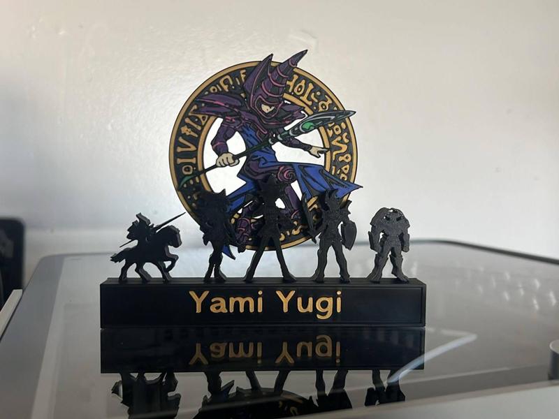 Yu-Gi-Oh Yami Yugi with Dark magician Display