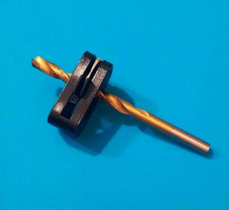 Self-clamping drill depth gauge