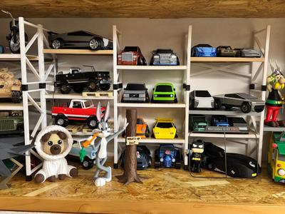 Mini Warehouse for model display