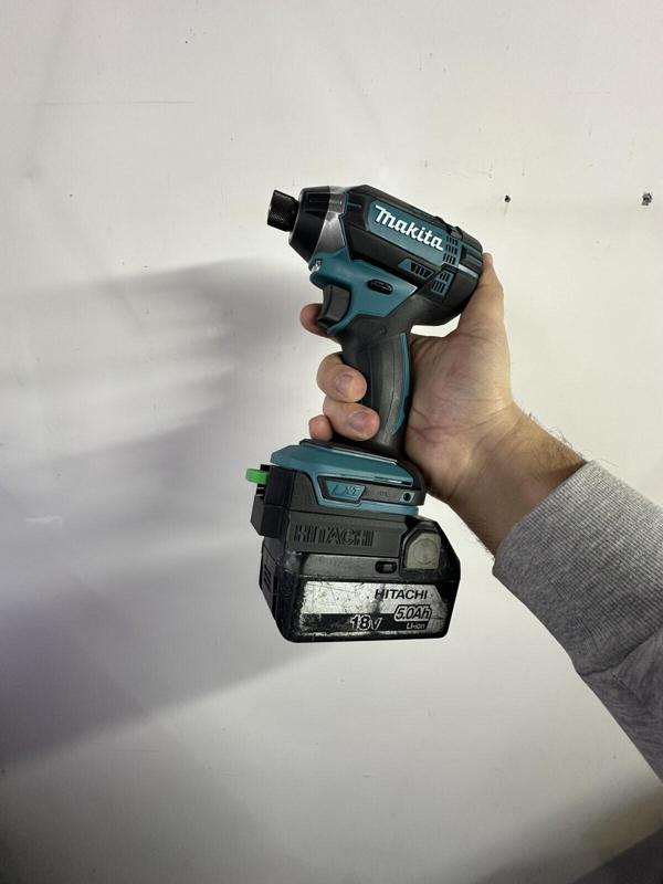HIKOKI-HITACHI BATTERY ON MAKITA TOOLS
