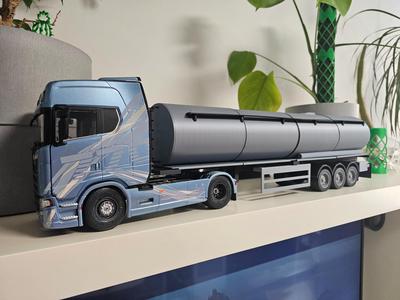 1:24 40ft. Tanker Trailer for Trucks - no AMS