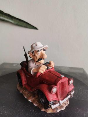 Vintage Driver with Hat in Red Car – STL File for 3D Printing | Funny Cartoon Figurine Model | Digital Download