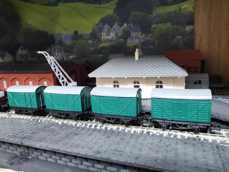 Railway Goods Van and Chassis NGauge 1940s 1950s (RESIN)