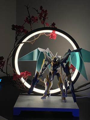 Customizable Figurine Ring Light Stand