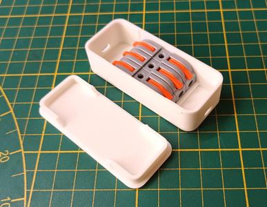 Housing for 3-gang cable connector