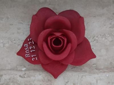 Simple table rose 