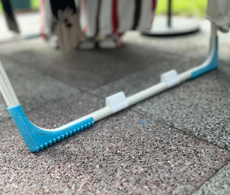 Optimized Robot vacuum cleaner protection for clothes hanger