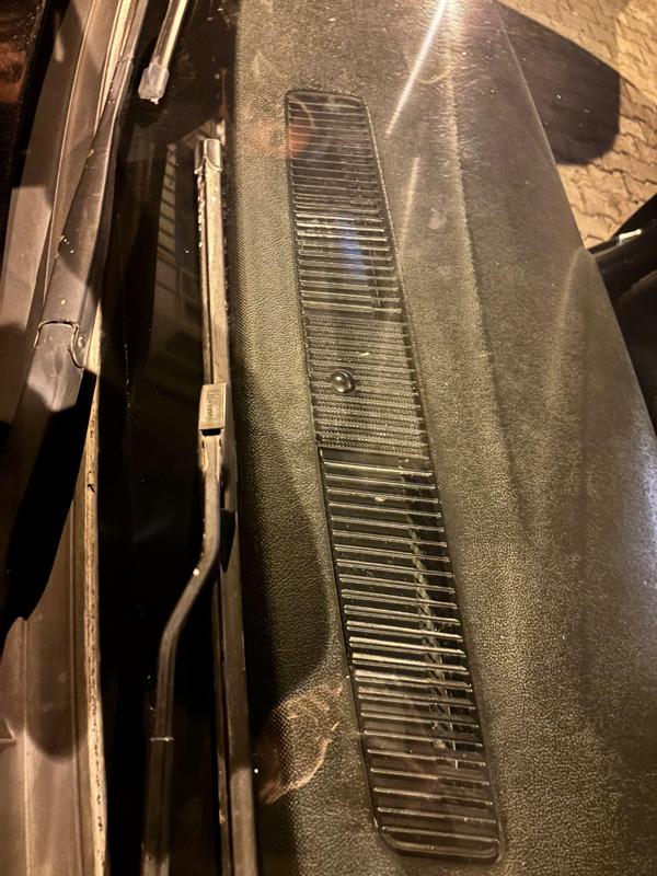 Opel Vectra C (2002-2008) Dashboard ventilation grille and sensor cover