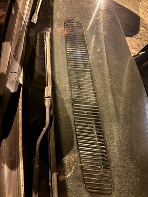 Opel Vectra C (2002-2008) Dashboard ventilation grille and sensor cover