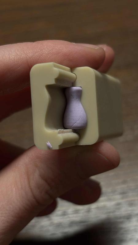 Bead roller Flower Vase 1