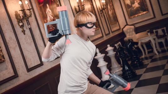 Spyfamily loid man Nerf gun