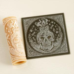 Grinning Skull Candle Texture Roller