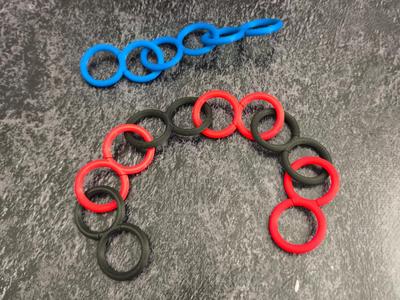 Functional Chain with 8-Shaped Links