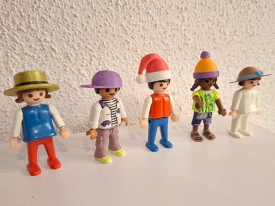 Headwear compatible with Playmobil figures 
