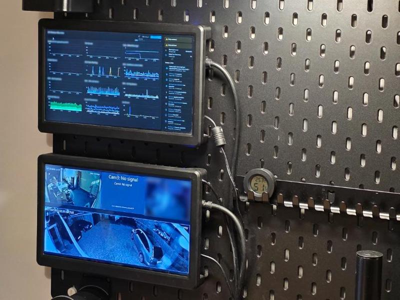 Skadis VESA75 and VESA100 Monitor Mount