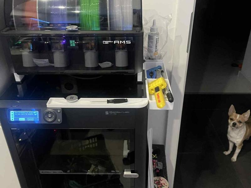 Ams stand with TPU legs