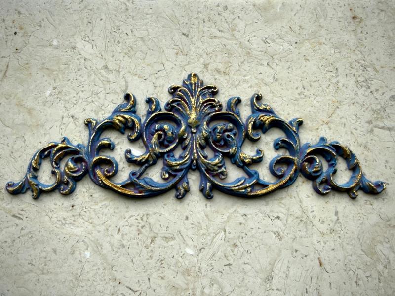 Rococo Center Appliqué - Decorative Trim Ornament