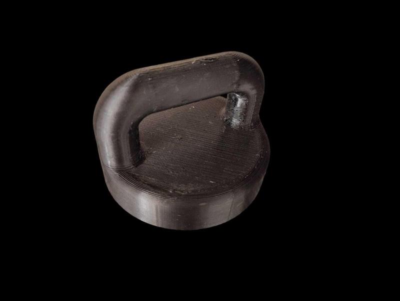 smash to prepare hamburgers