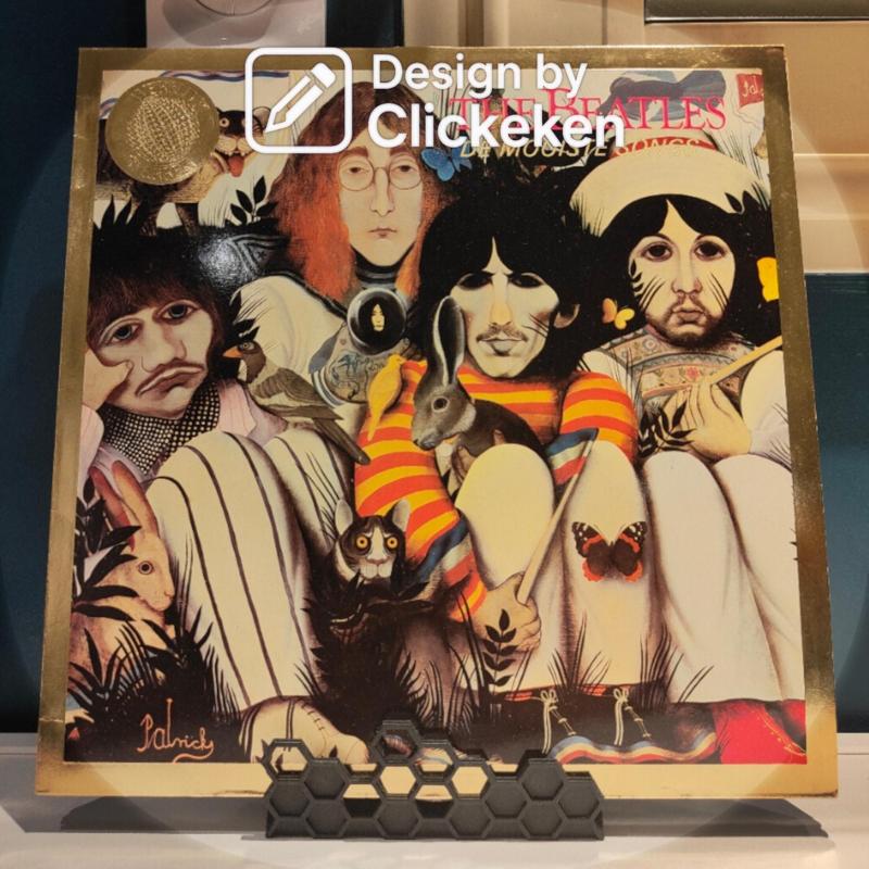 Wall bracket for 45/33 rpm vinyl records - Design by Clickeken