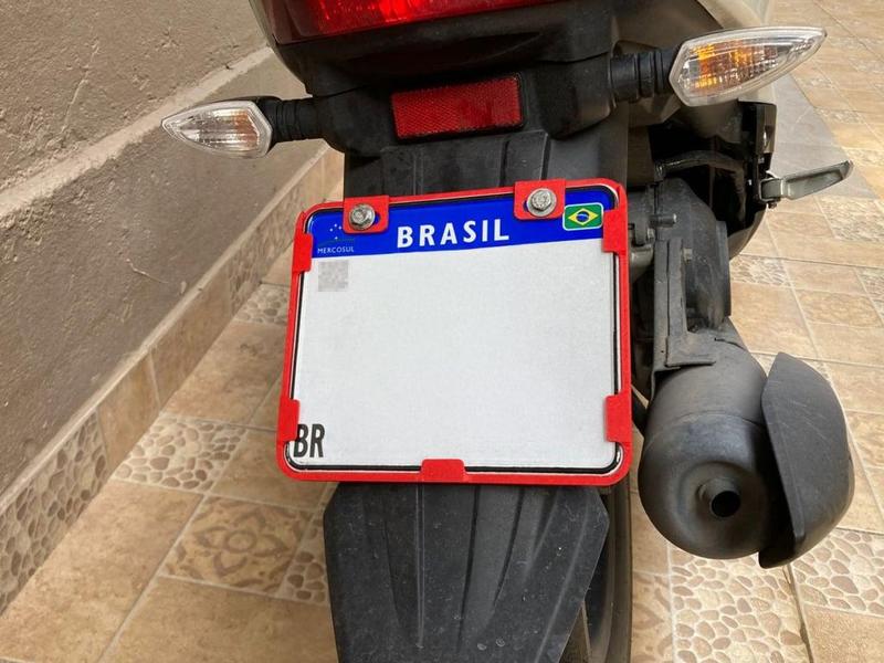Protetor Placa Mercosul (Moto) | Mercosur License Plate Protector (Motorcycle)