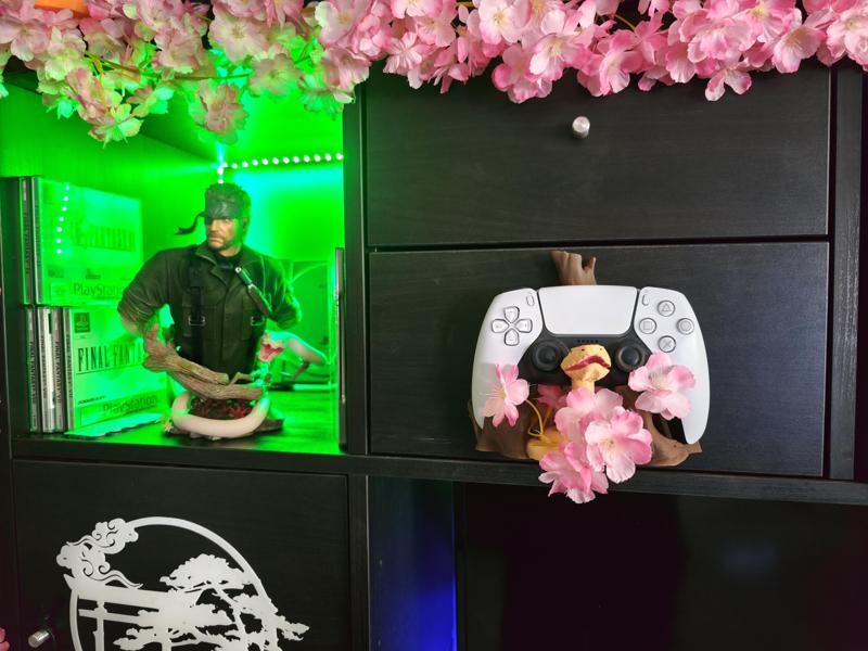 Meal Gear Solid Snake Eater PS5 Controller Holder