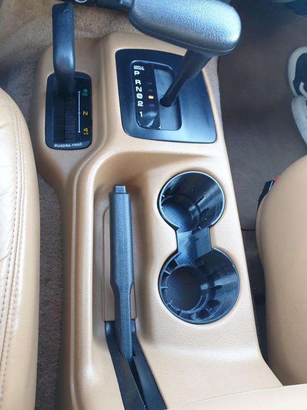 Cupholder Jeep Grand Cherokee  ZJ Cupholder 1996-1998