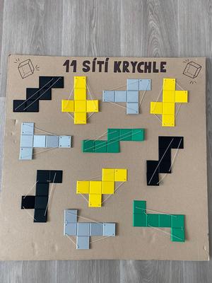 11 Cube nets / 11 Sítí krychle