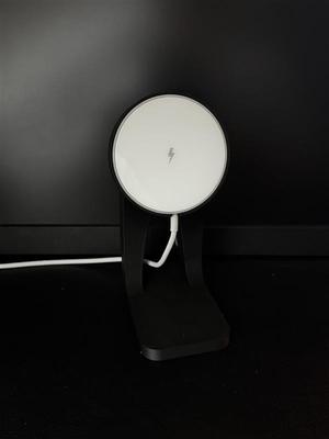 Apple magsafe charging stand 