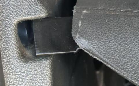 Opel Zafira-TrunkCover Repair