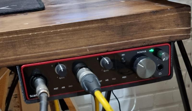 Focusrite 4i4 3rd gen undertable bracket