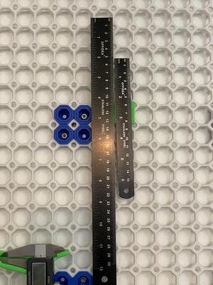 Multiboard - Magnetischer Halter für Lineale etc --- Magnetic Holder for Rulers etc.