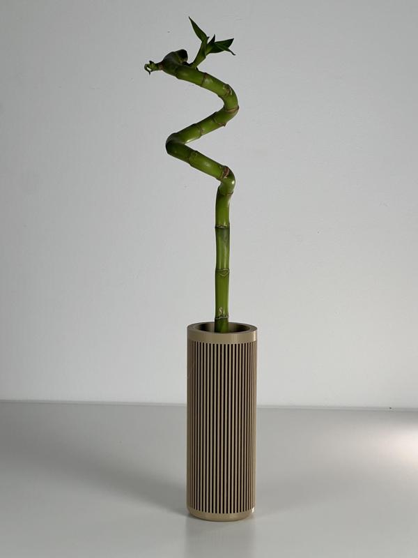 FREE MINIMALIST BAMBU PLANTER