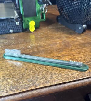 Brush holder for desk
