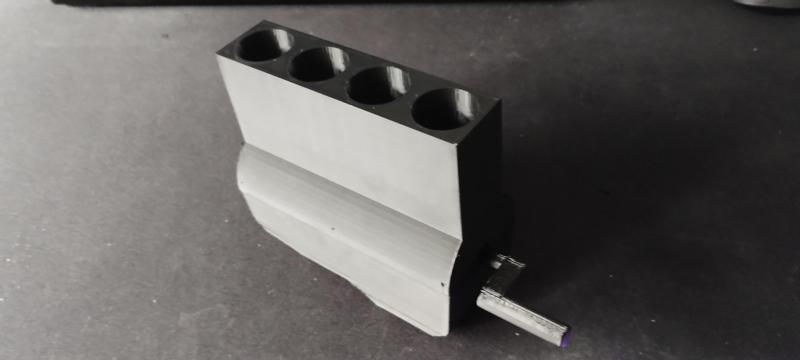 Inline 4 engine block with mooving pistons