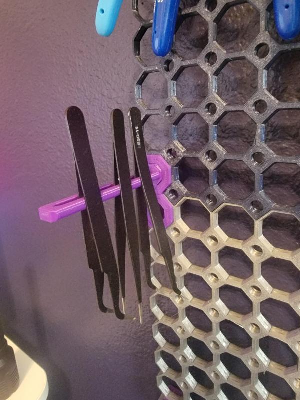 Multiboard Straight Tweezer Holder