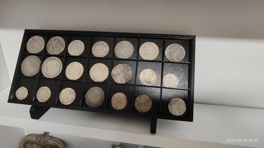 Coin stand