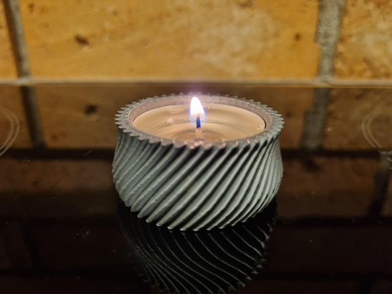 Tealight holder