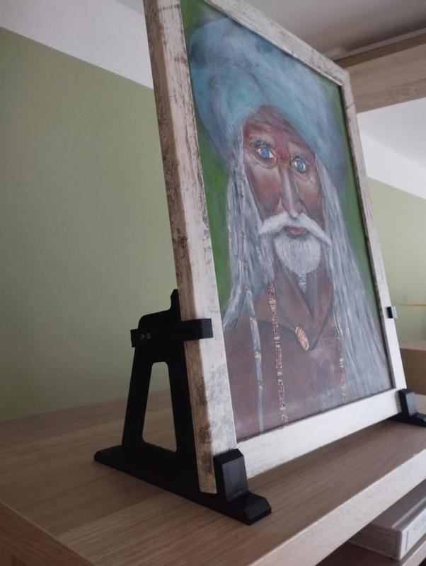 Picture stand - adjustable