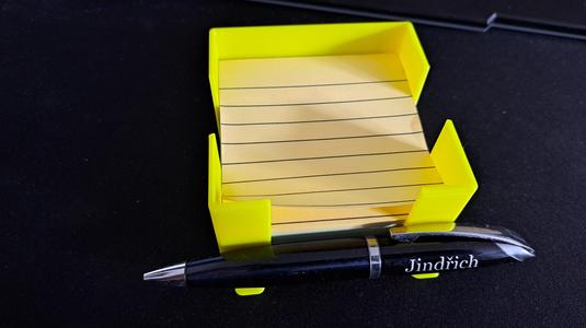 Sticky note holder