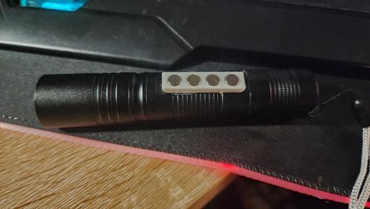 18650 Store Flashlight w/ 6mm Magnet