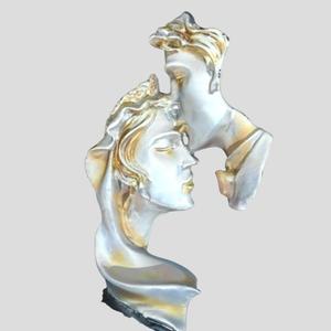 Bronze couple sculpture（generated by Revopoint POP 2）