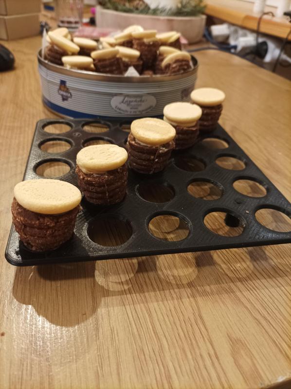 Stojan vosí hnízda