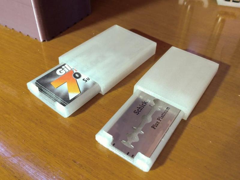 Parametric Cases for Safety Razor Blades