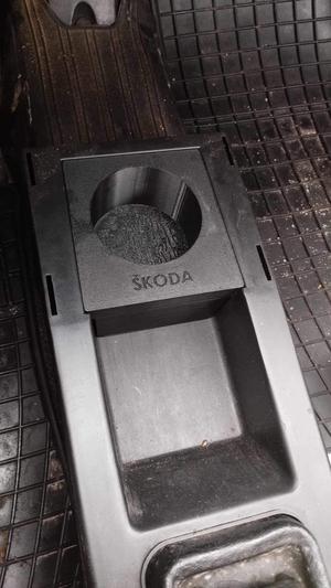 Držák plechovky do Škoda 120L/ Cup holder skoda 120L